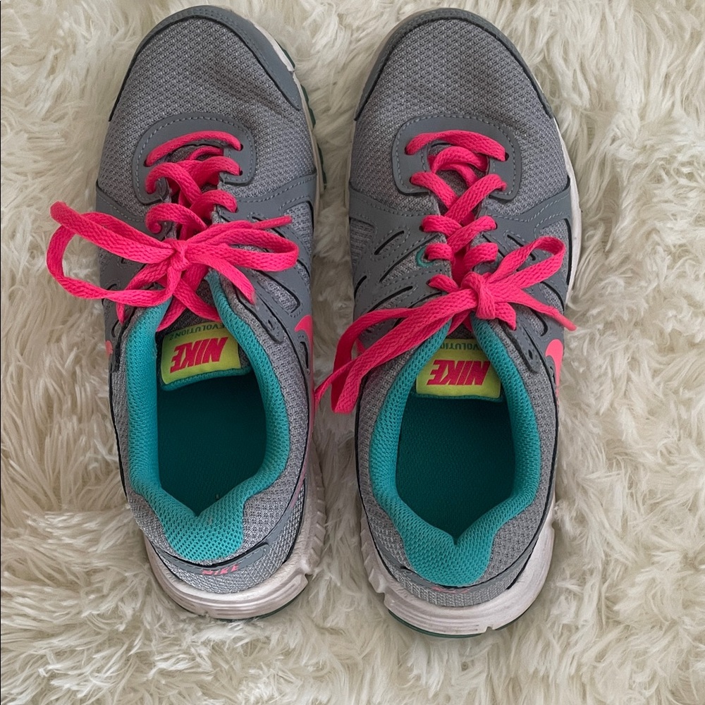 Nike Women's Athletic Shoes in Gray and Pink